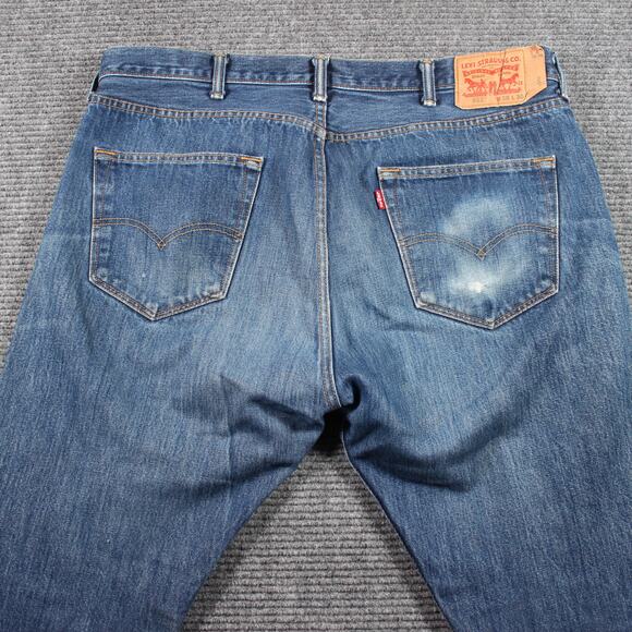 Levis 501 Jeans Mens 38x30 Blue Medium Wash Straight Button Fly - Picture 7 of 11